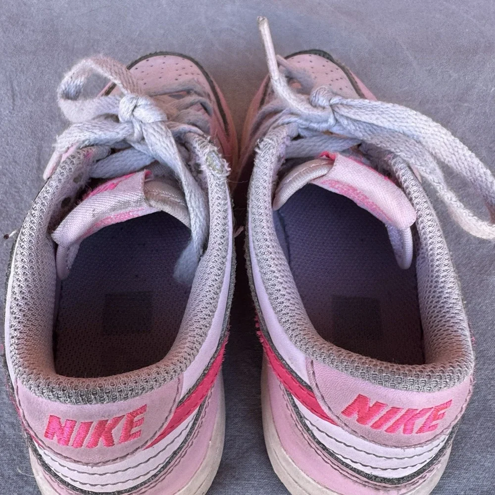 Size 12c - Nike Dunk Low Triple Pink Preschool Girls DH9756-600‎